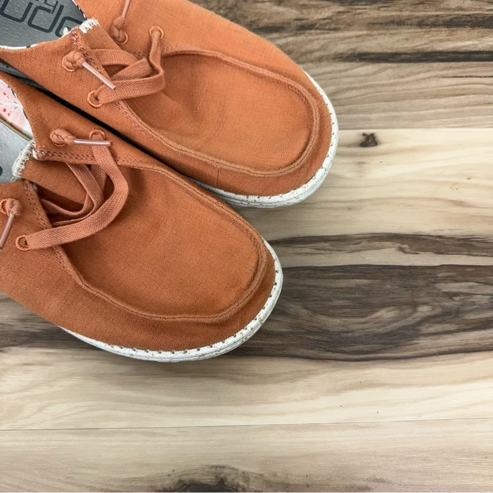 Hey Dude Women's Orange Flats - Picture 2 of 6